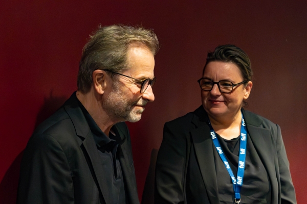 Regisseur, Drehbuchautor und Produzent Ulrich Seidl und Moderatorin Anja Schmid (© Jörg Reuther)