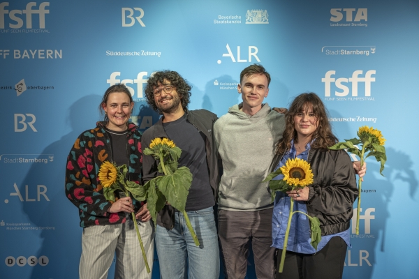  Louise Zenker (Regie: WALUD), Daood Alabdulaa (Regie: WALUD), Simon Maria Kubiena (Regie: AT HOME I FEEL LIKE LEAVING), Şirin Şimşek (Regie: SAQRA) (© Pavel Broz)