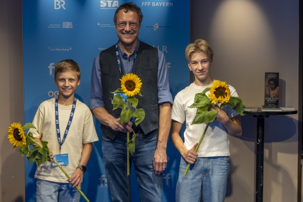 Maximilian Reinwald, Norbert Lechner (Regie: DAS GEHEIME STOCKWERK), Silas John (© Jörg Reuther)