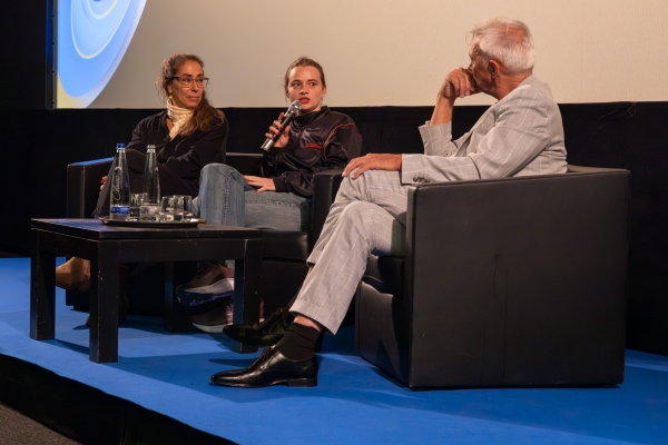 Katalin Gödrös (Regie JAKOBS ROSS), Luna Wedler (Schauspielerin und Ehrengast), Festivalleiter Matthias Helwig (© Jörg Reuther)