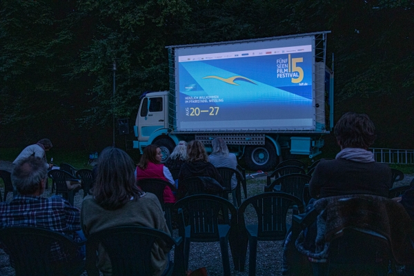 OPEN AIR mit Cinemamobile am Kino Pfarrstadel in Weßling (© Dirk Hagena)