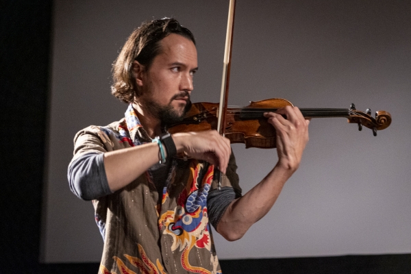Felix Key Weber (Violine) (© Pavel Broz)